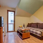 Sunny Villa Apartments